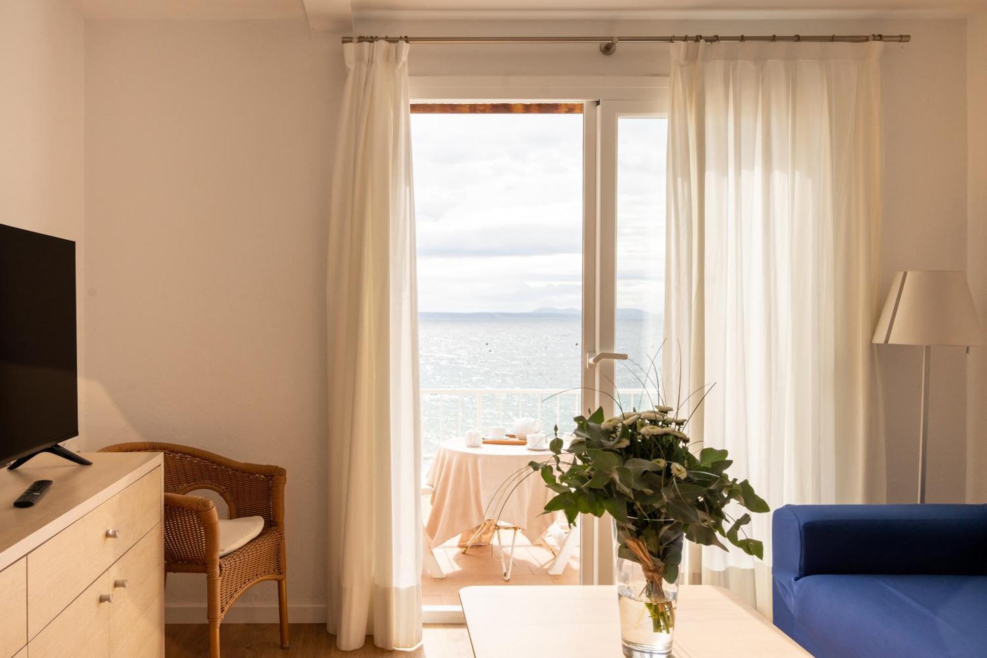 Santa Llucia Apartaments Росес Екстериор снимка